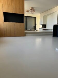 Application de béton ciré par ATC à Gardanne